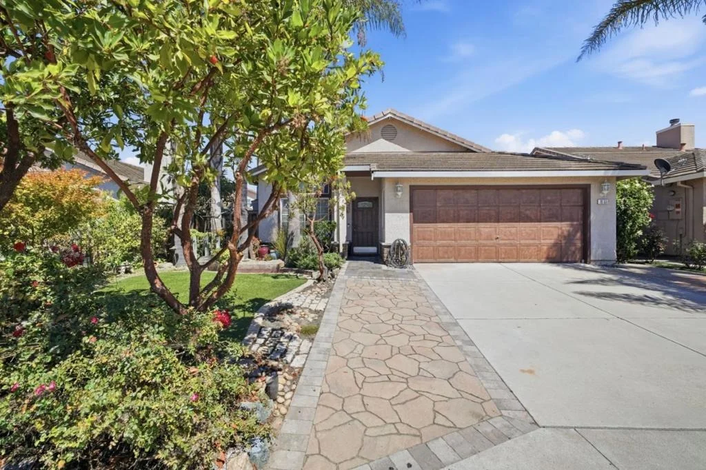 Photo of 1055 Eagle Drive