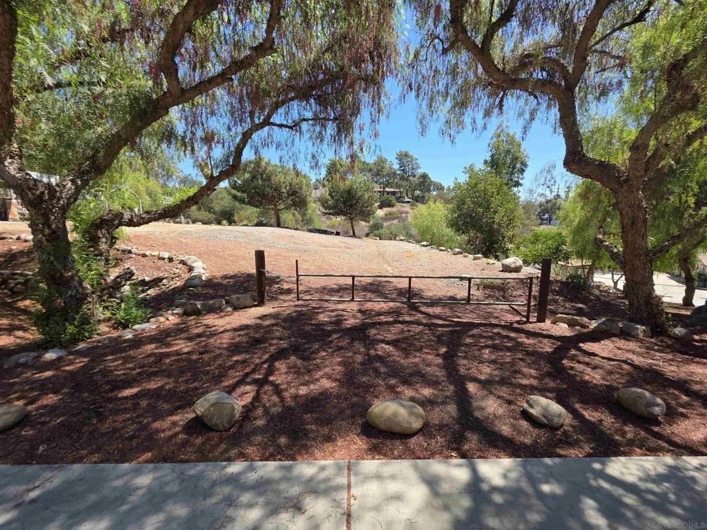 Photo of 11355 Eucalyptus Hills