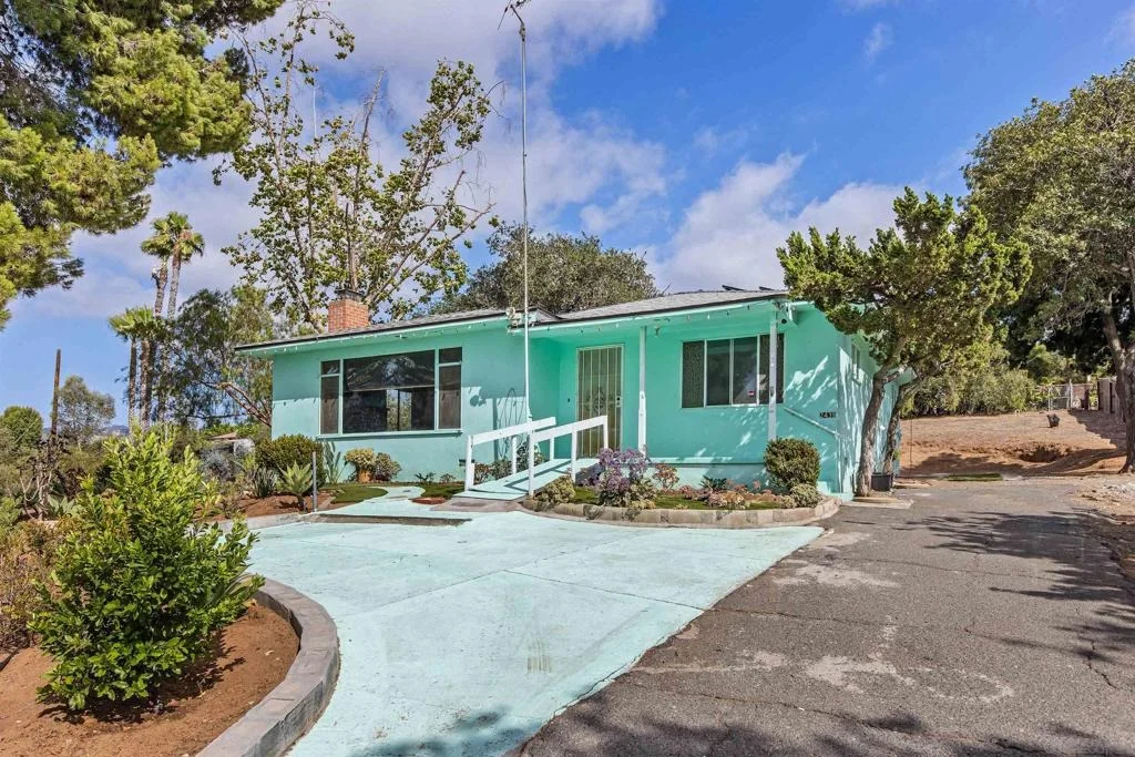 Photo of 2439 Patterson Rd