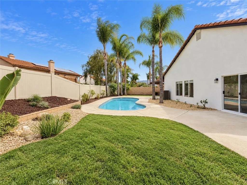 Photo of 35584 Larkspur