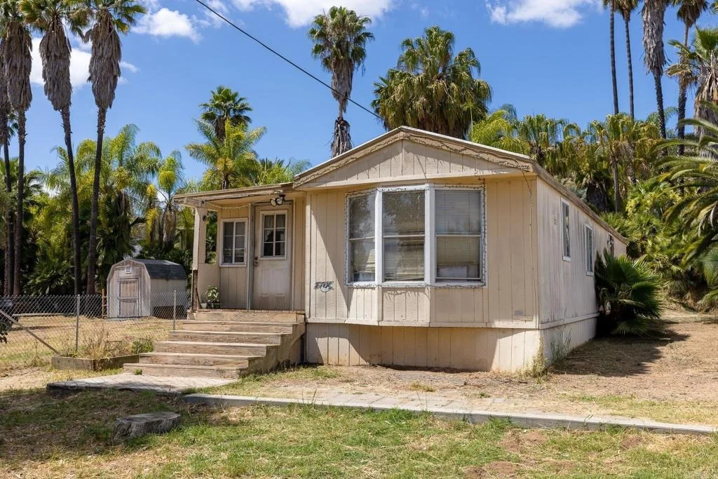 Photo of 911 Davis Street