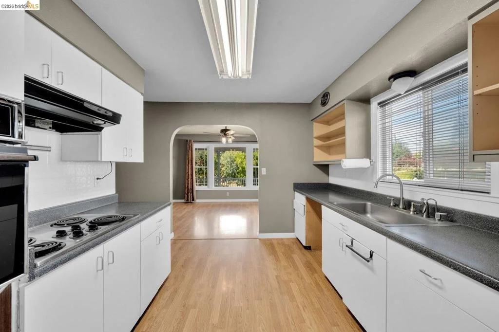 Photo of 3742 Walnut Ave