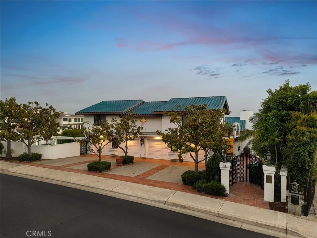 Photo of 21 Ridgeline Drive