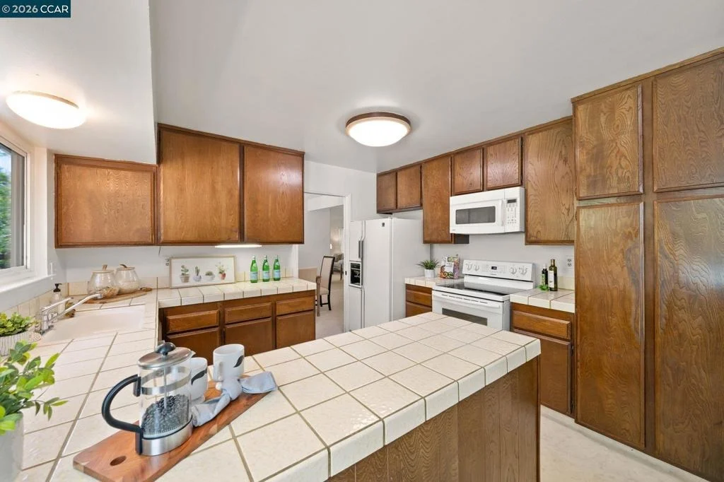 Photo of 721 Black Point Pl
