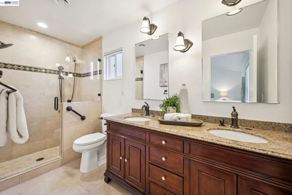 Photo of 238 Delta Pl