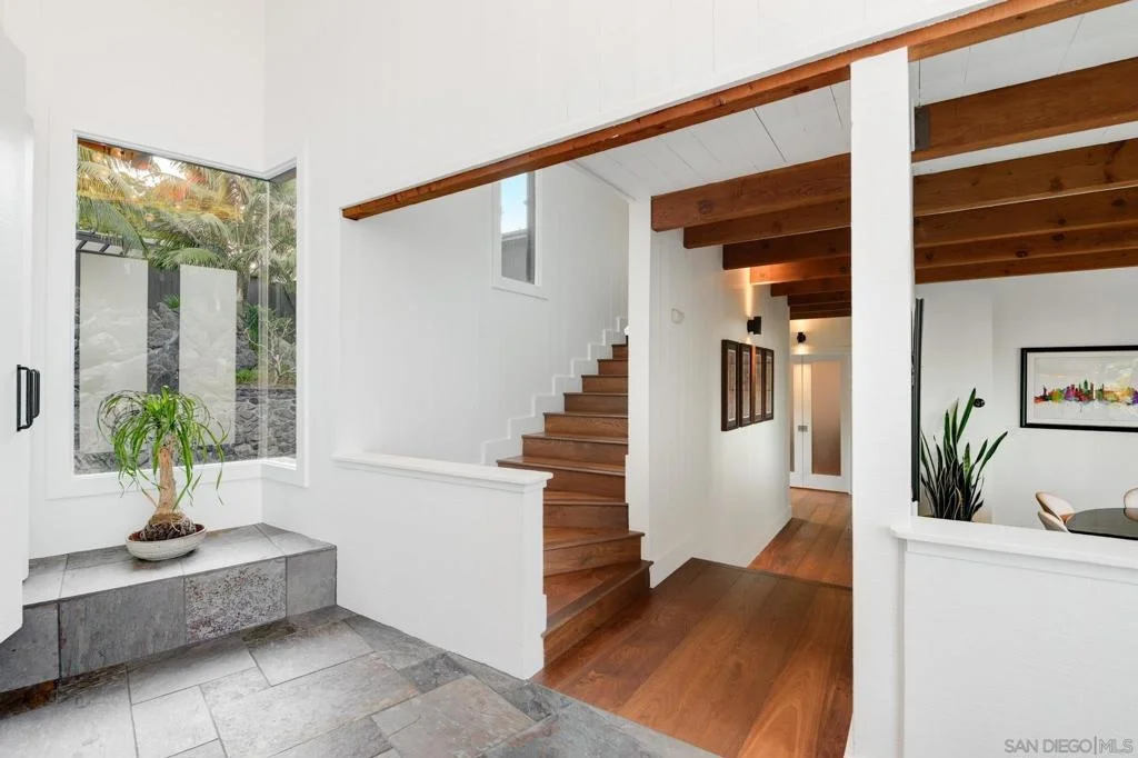 Photo of 3958 La Cresta