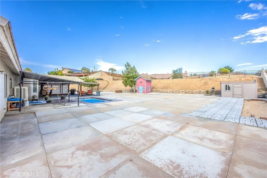 Photo of 13997 Riverside