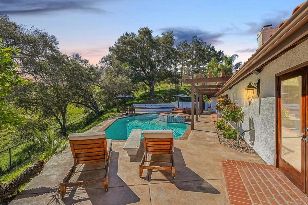 Photo of 707 S Live Oak Park Road