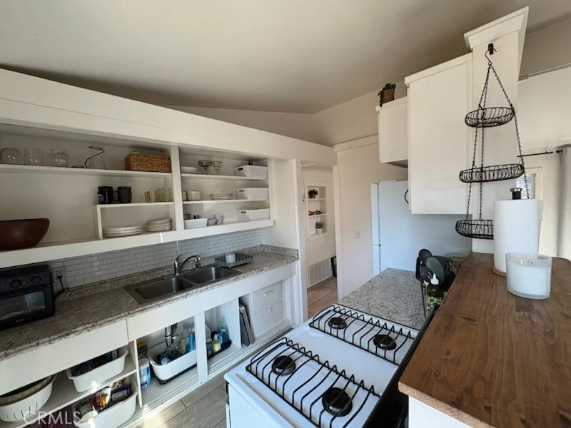 Photo of 573 White