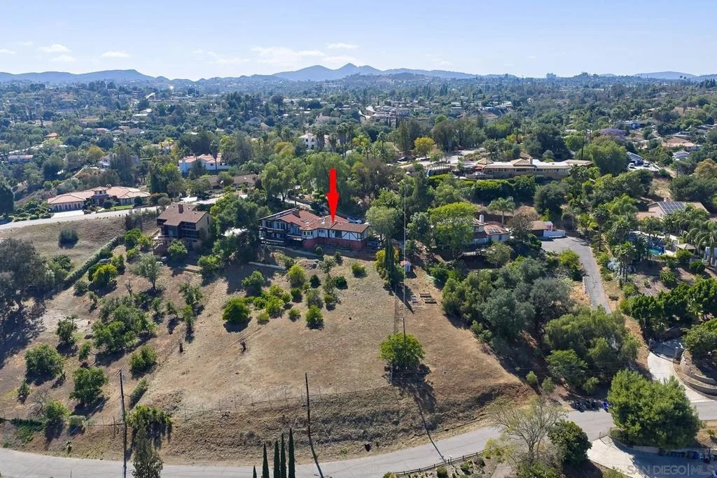 Photo of 2448 Royal Crest