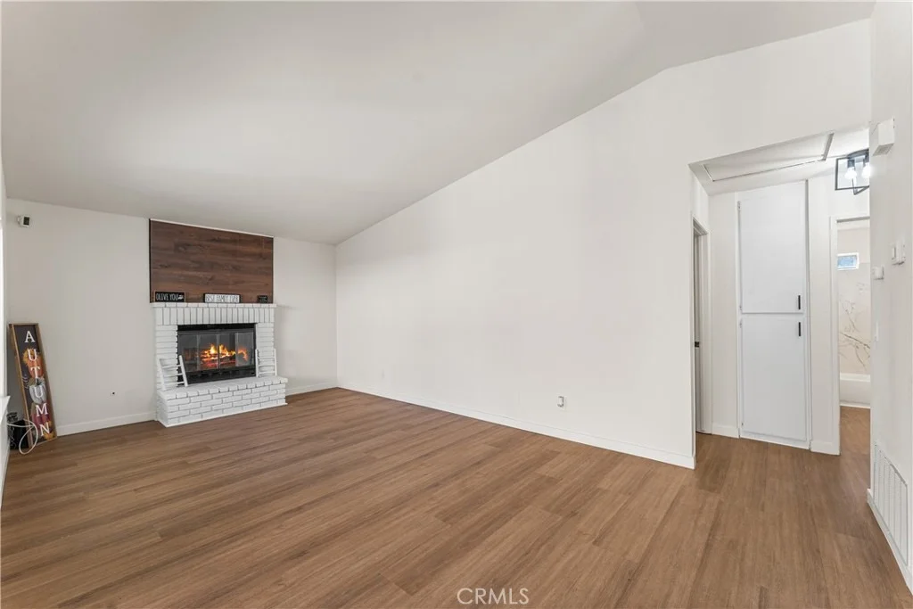 Photo of 1002 E Avenue J6 Avenue