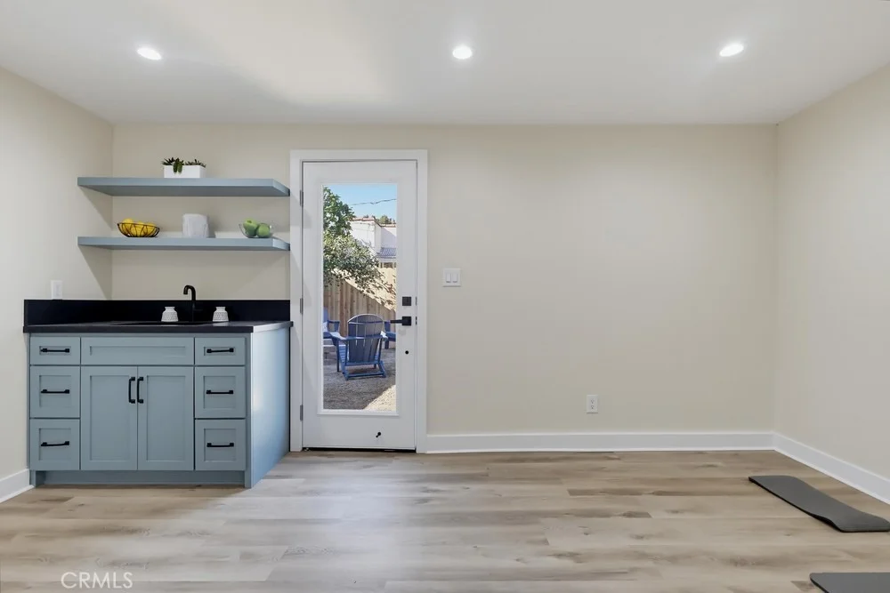 Photo of 5868 Myrtle