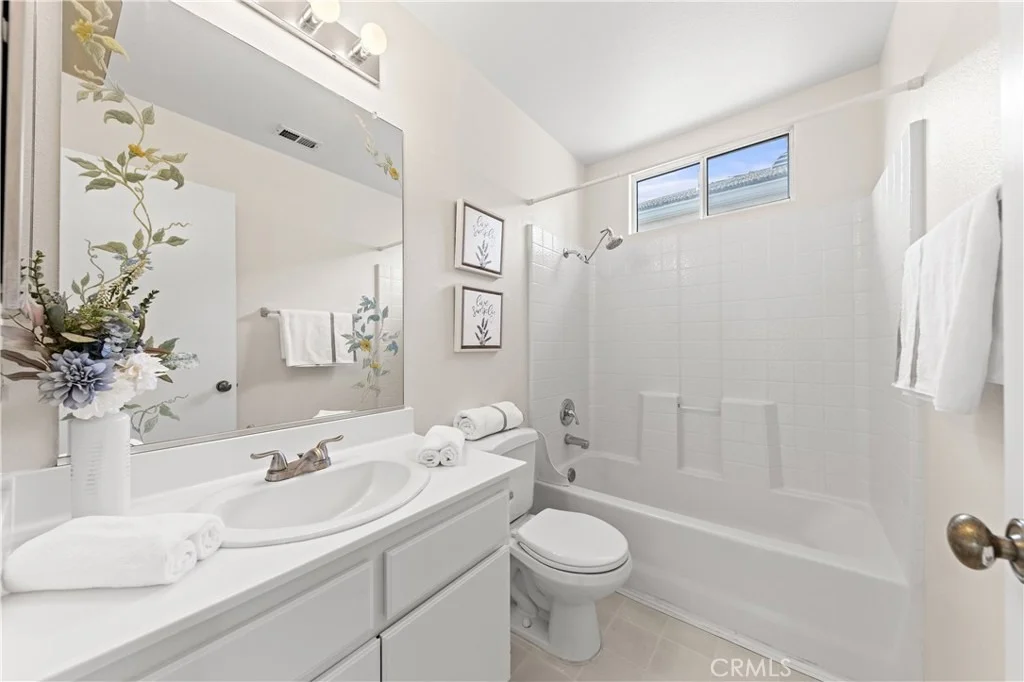 Photo of 1232 Mission Pl