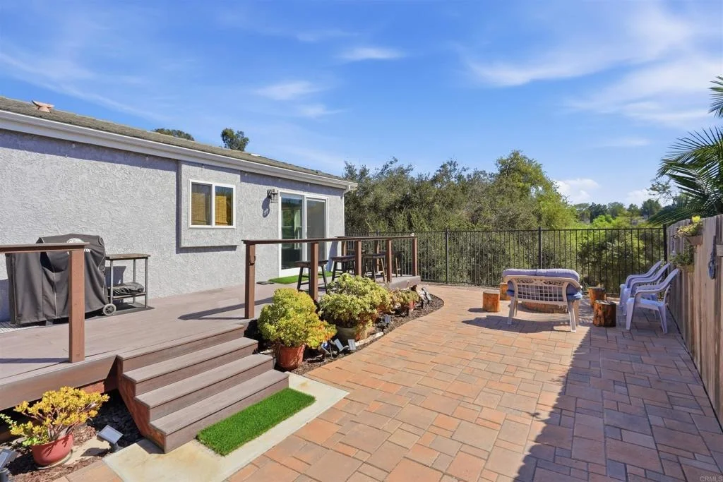 Photo of 2326 Azure Lane
