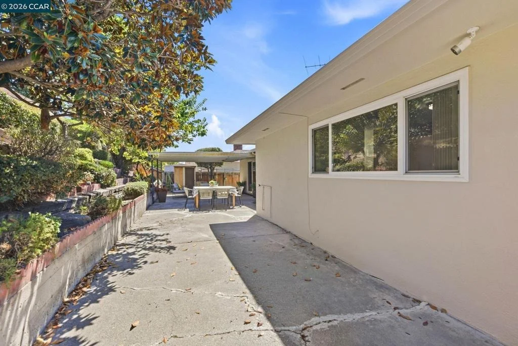 Photo of 2520 Benedict Dr