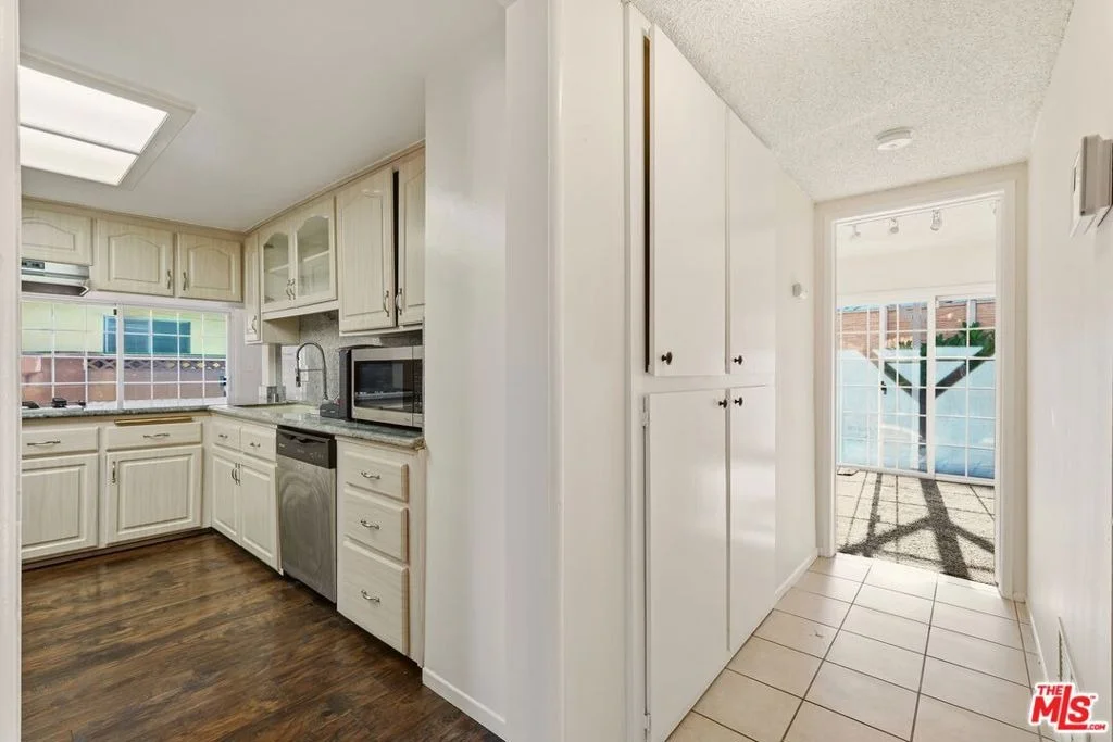 Photo of 15513 S Tarrant Avenue