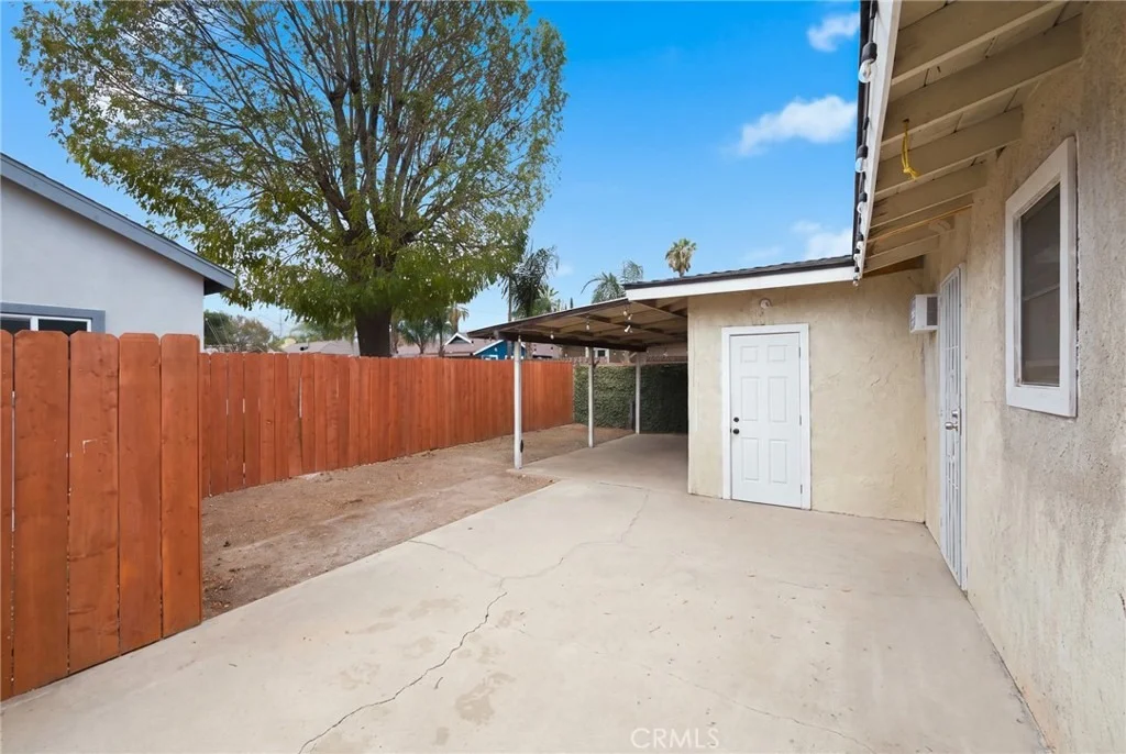 Photo of 1050 W Olive Street