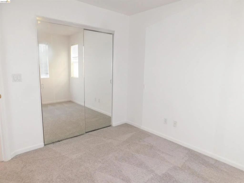 Photo of 639 Heritage Cir