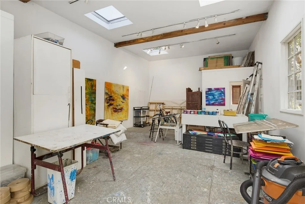 Photo of 2243 Cloverfield Boulevard