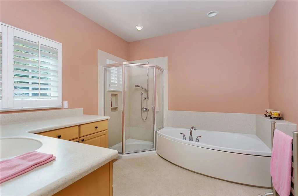 Photo of 944 Juniper Lane