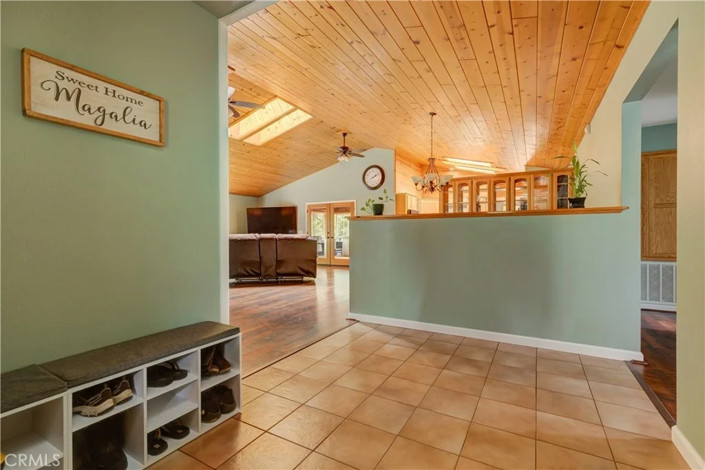Photo of 5864 Paschal