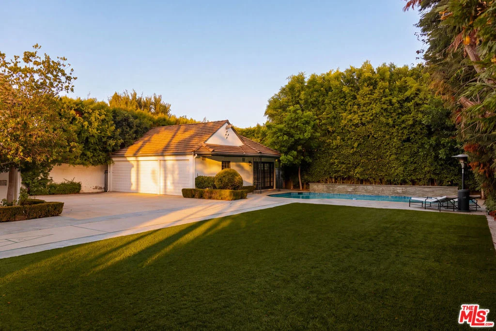 Photo of 628 N Sierra Drive