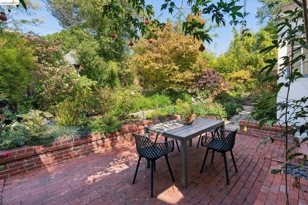 Photo of 929 Contra Costa Ave