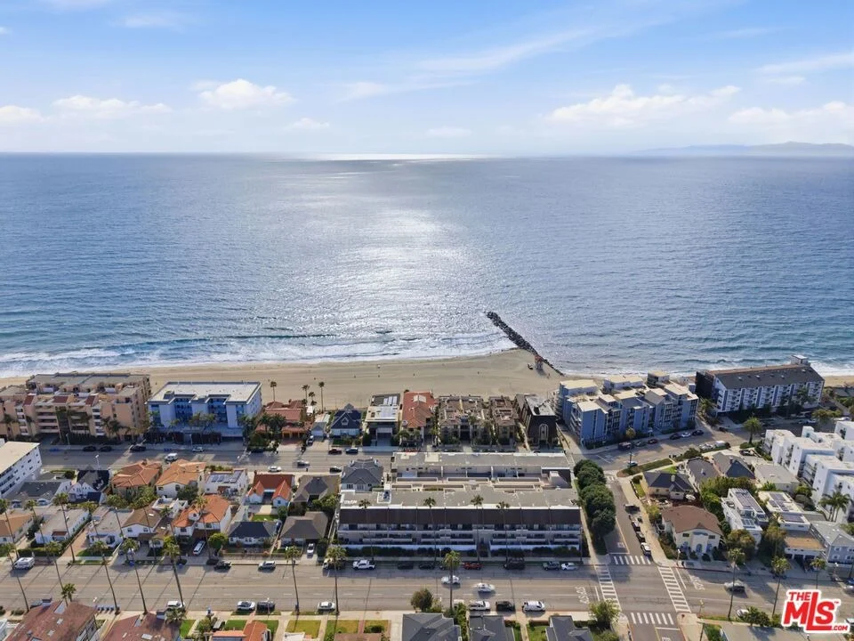 Photo of Unit 30 at 700 Esplanade