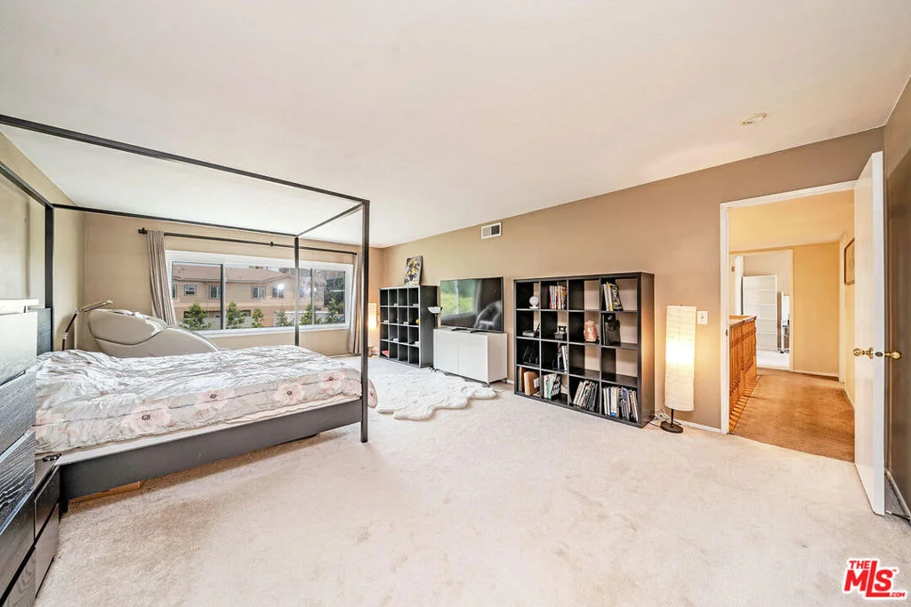 Photo of 4533 Rainier Drive