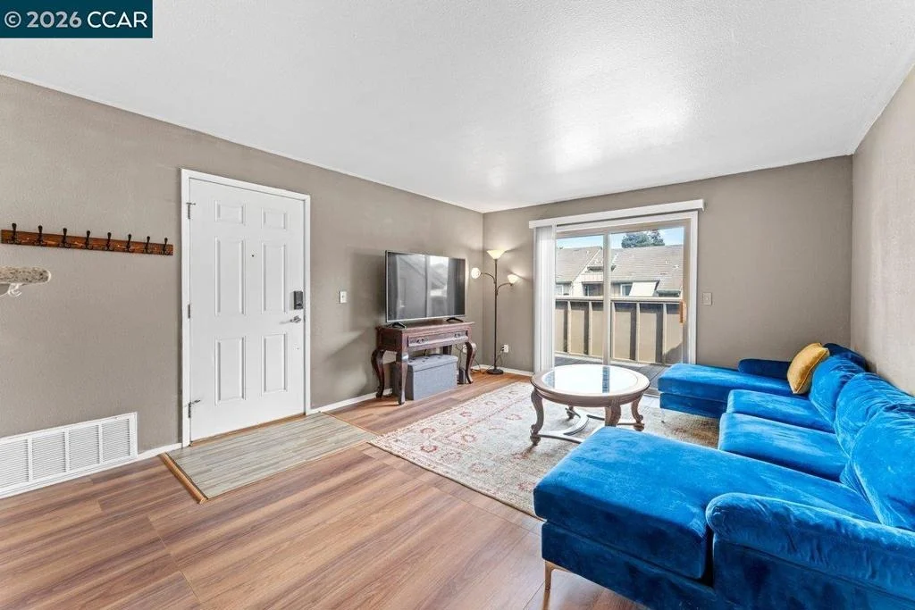 Photo of 2189 Lakeview
