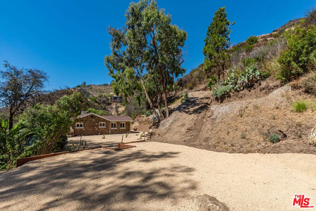 Photo of 2961 Gorge Road