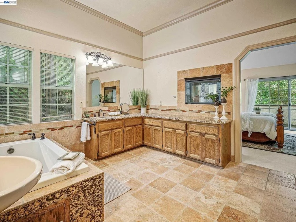 Photo of 8681 Winding Way