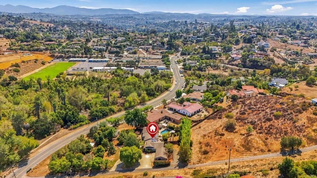 Photo of 919 Valley Dr