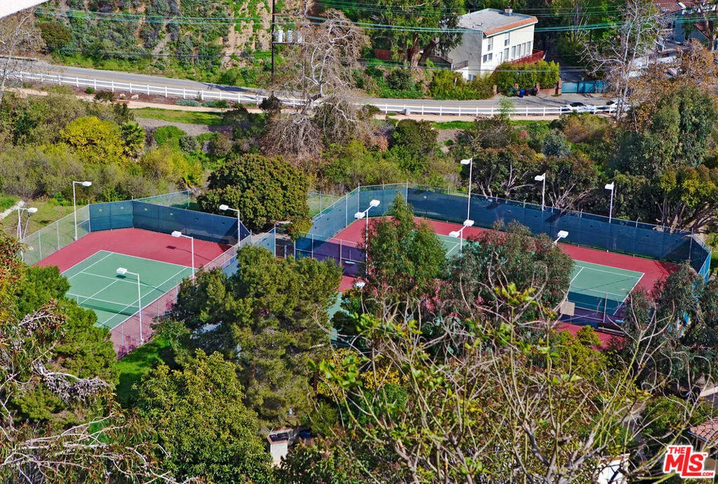 Photo of 21470 Rambla Vista