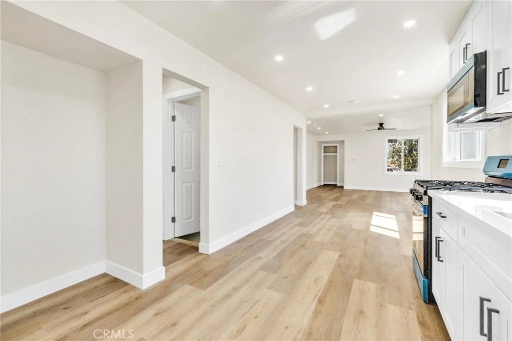 Photo of 124 W Fredricks