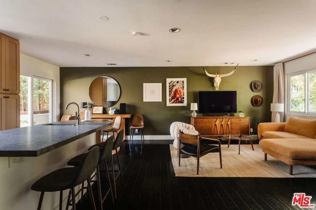 Photo of 3126 Oakcrest Drive