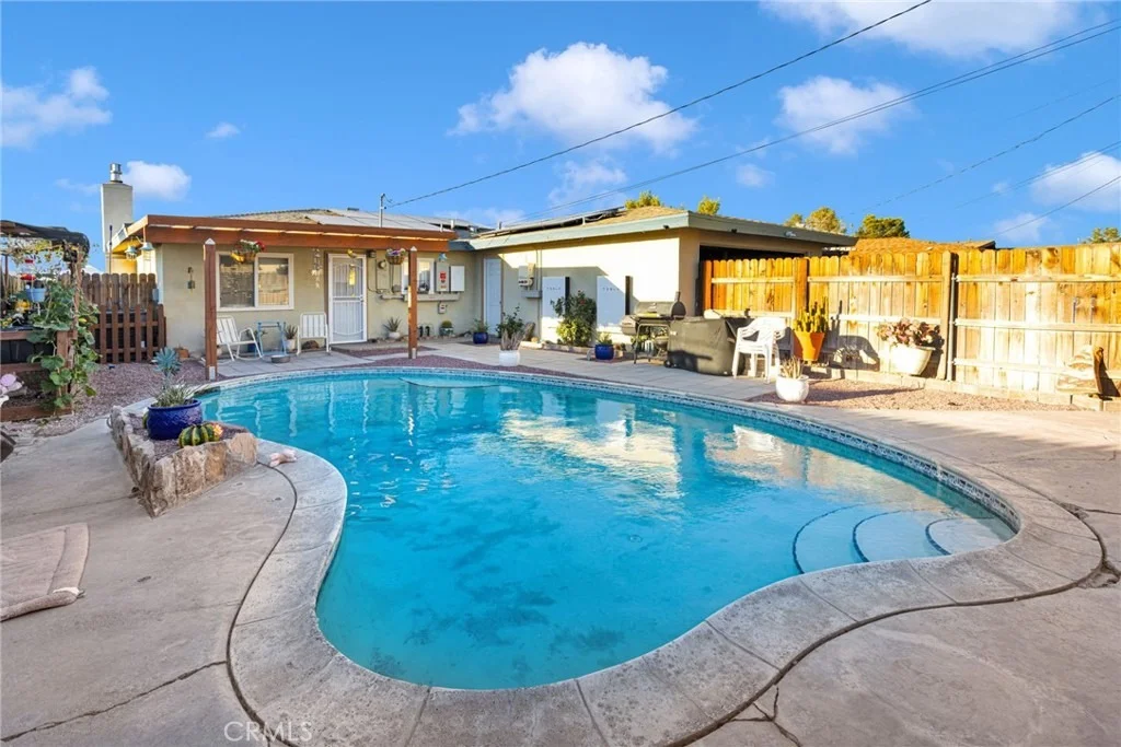 Photo of 108 W Desert View Drive