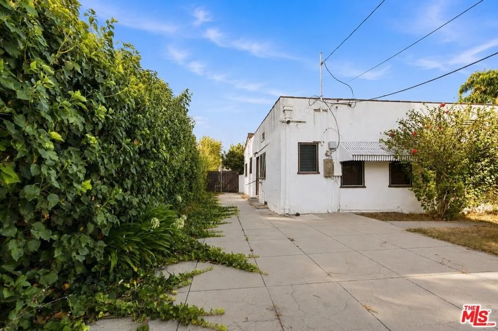 Photo of 513 N Rexford Drive