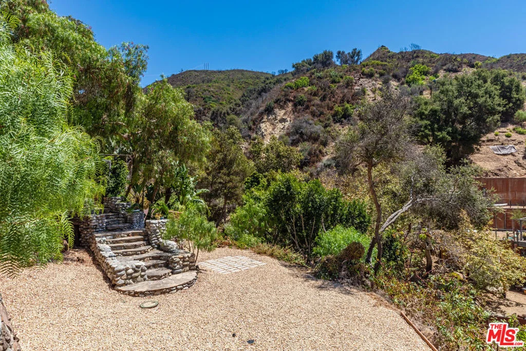 Photo of 2961 Gorge Road