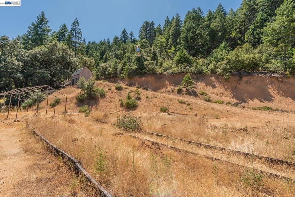 Photo of 190 Moore Gulch