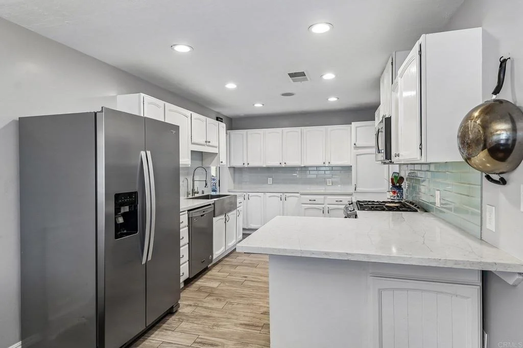 Photo of 9535 Lakeview Drive