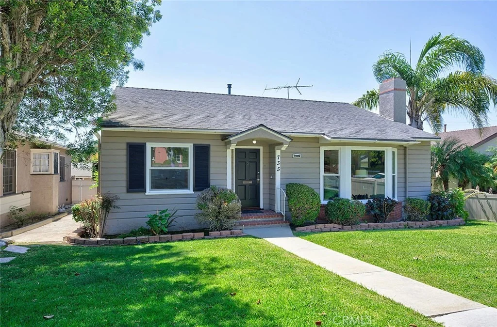 Photo of 735 Los Altos Avenue