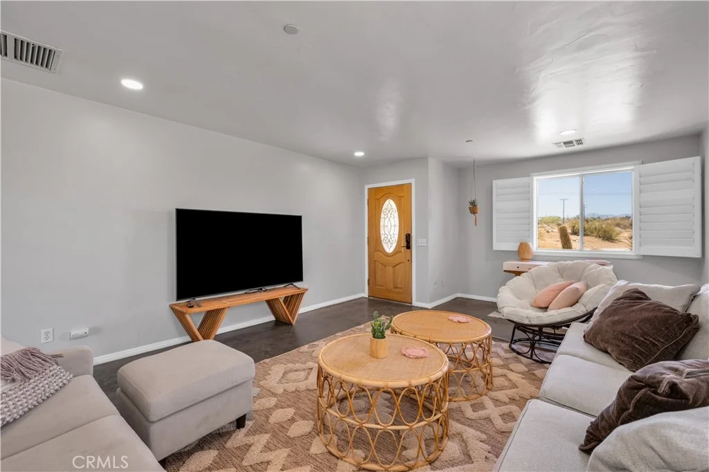 Photo of 7381 Sunset Road