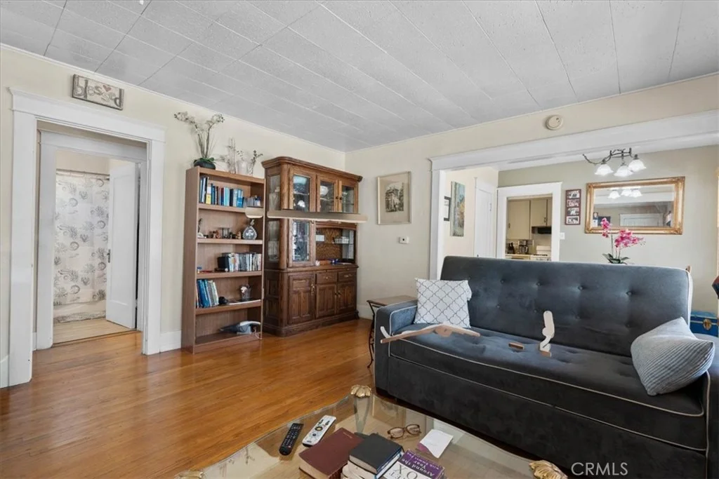 Photo of 5749 Brockton