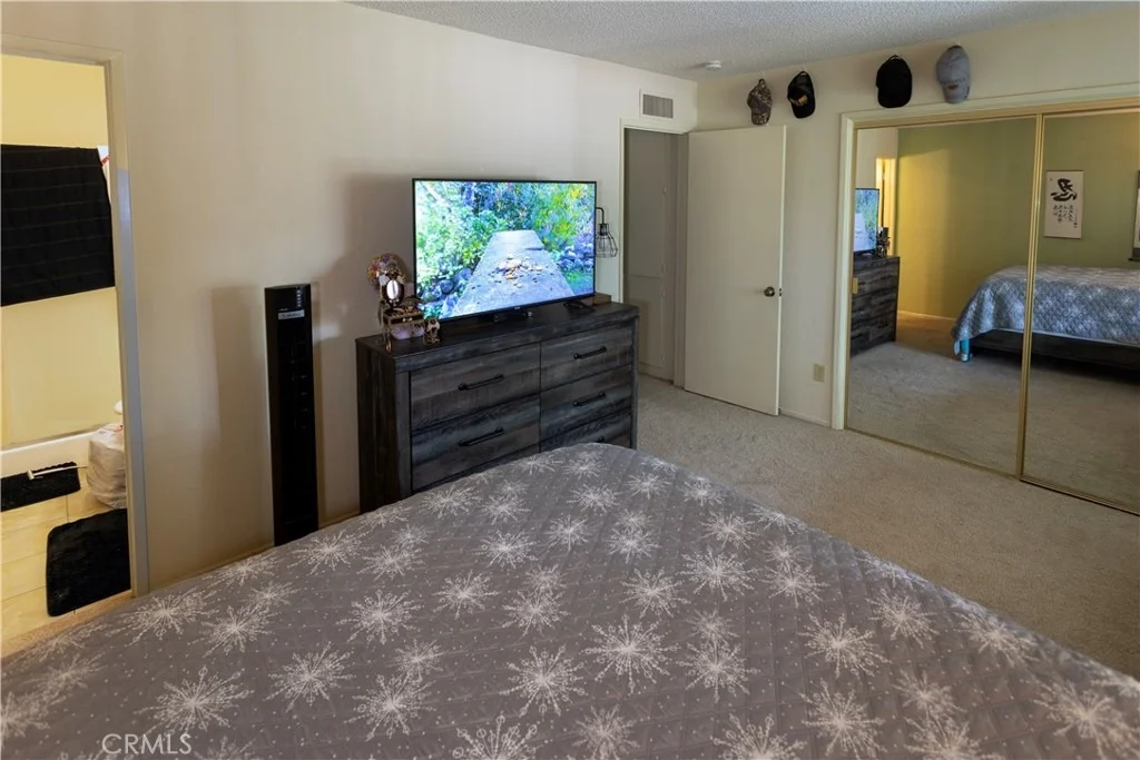 Photo of Unit E at 26344 Oak Plain
