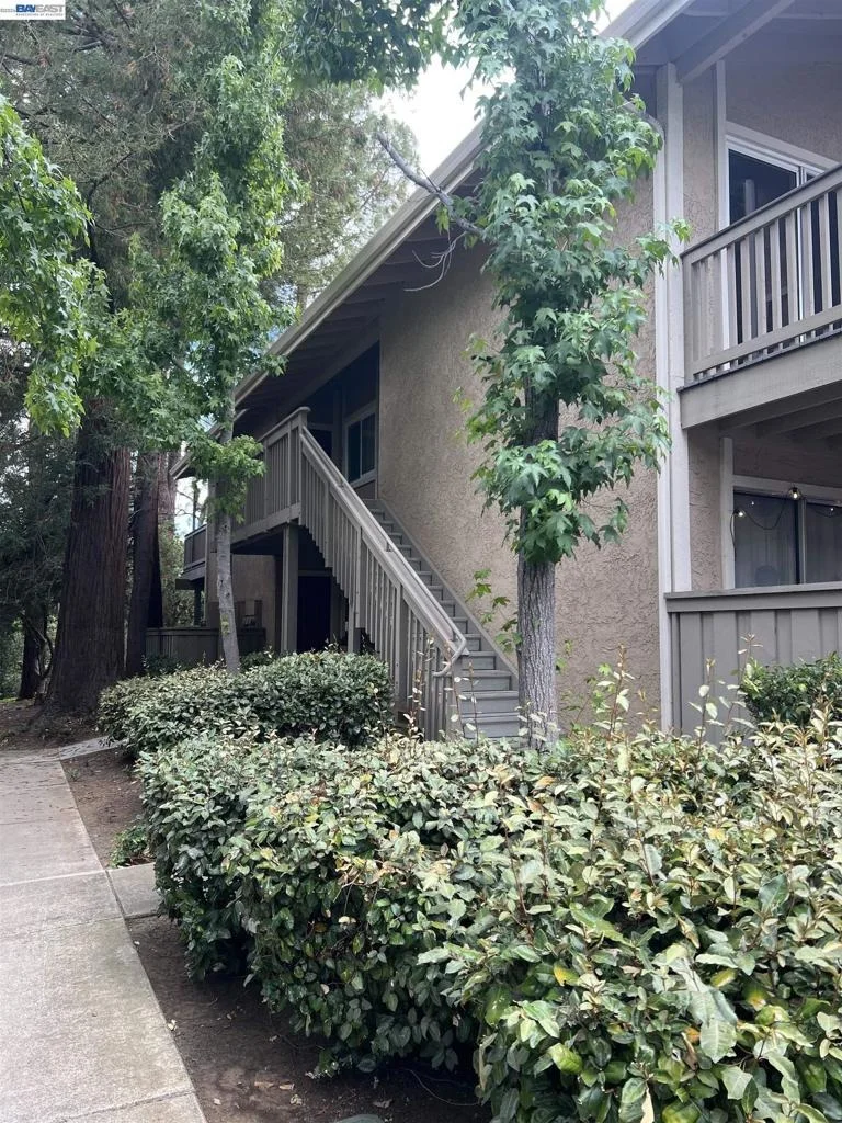 Photo of Unit C8 at 5455 Kirkwood Dr