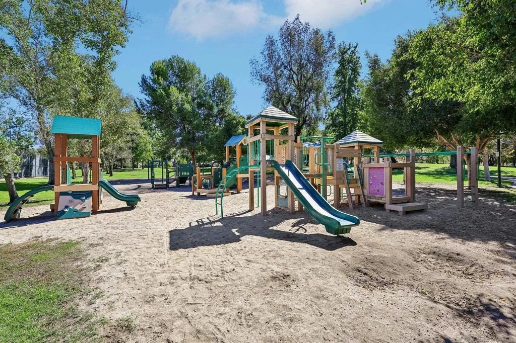 Photo of 10664 Escobar