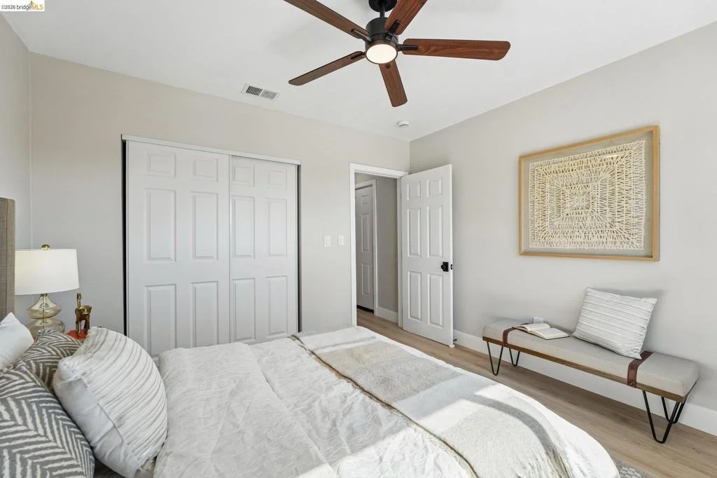 Photo of 449 GILCREST