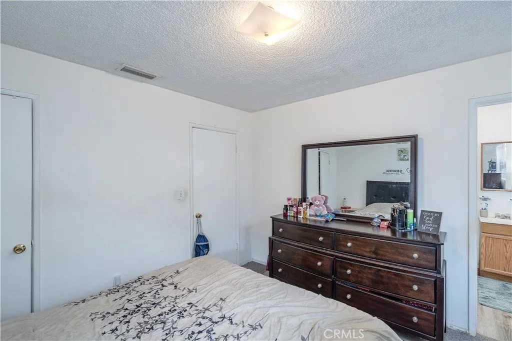Photo of 10921 Walnut