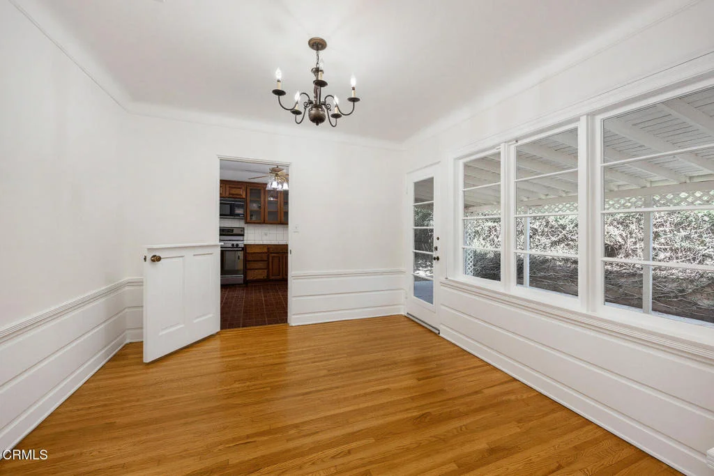 Photo of 321 S Griffith Park Drive